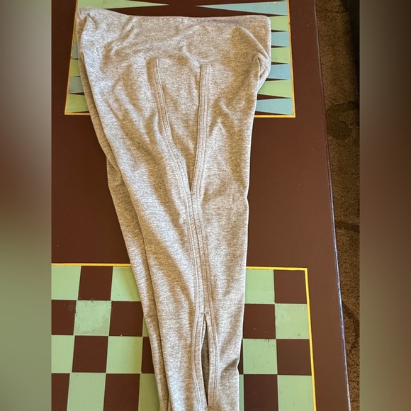 FREE PEOPLE FP Movement Infinity Gray Leggings with Cutout Details - Picture 10 of 14